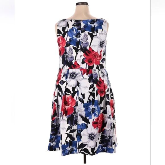Luxe by Carmen Marc Valvo Red and Blue Floral Sleeveless Midi Dress Size 12 - Picture 8 of 11